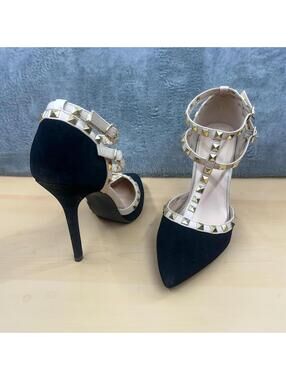 Wild Diva Lounge Adora 55N Studded T Strap Pump